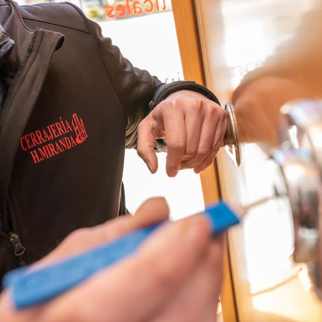 Apertura de puertas y cerraduras