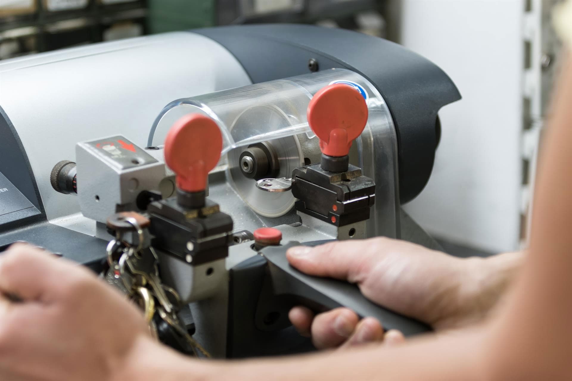 Profesionales a su disposición en Cerrajería Miranda