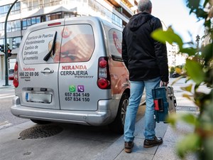 ¿Qué tipo de persianas reparamos en nuestra cerrajería en Vigo?